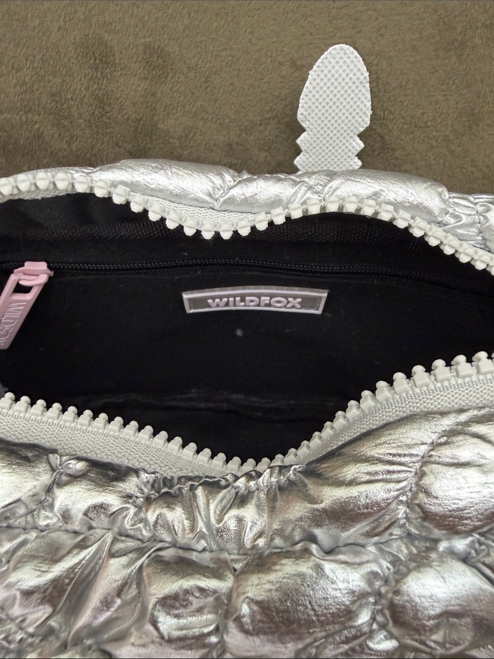 Wildfox Silver Metallic Puffer Waist/Sling Bag NWT - Picture 5 of 8
